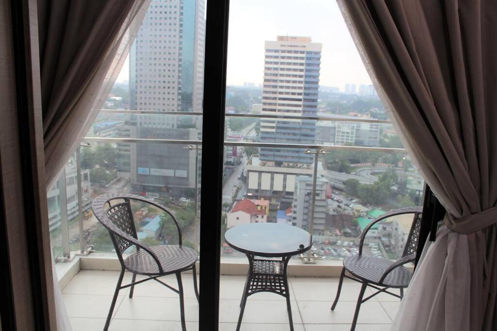 Suasana Suites D'Home JB Johor Bahru Bagian luar foto